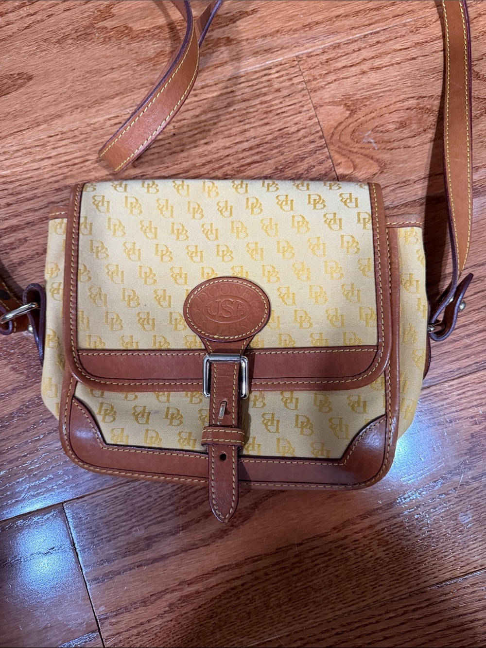 Dooney & Bourke Signature USA crossbody